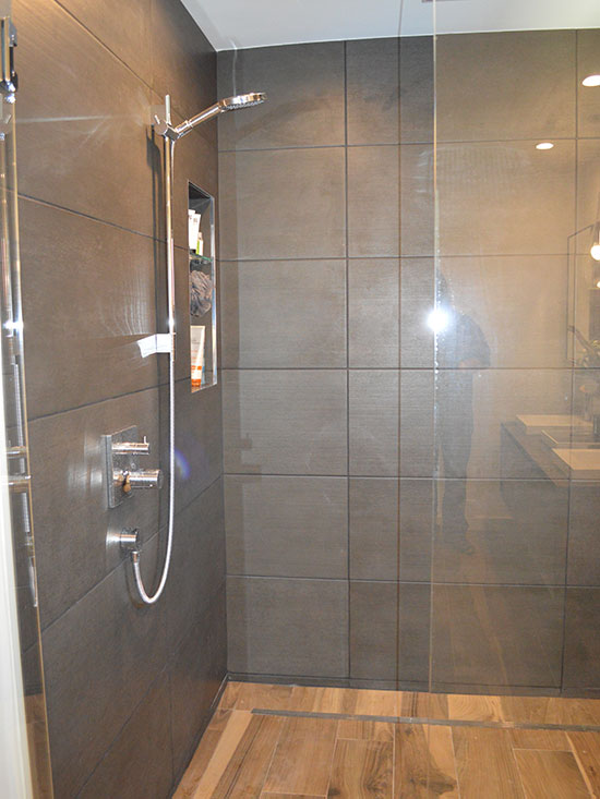 walk in shower, linear drain, smooth slope